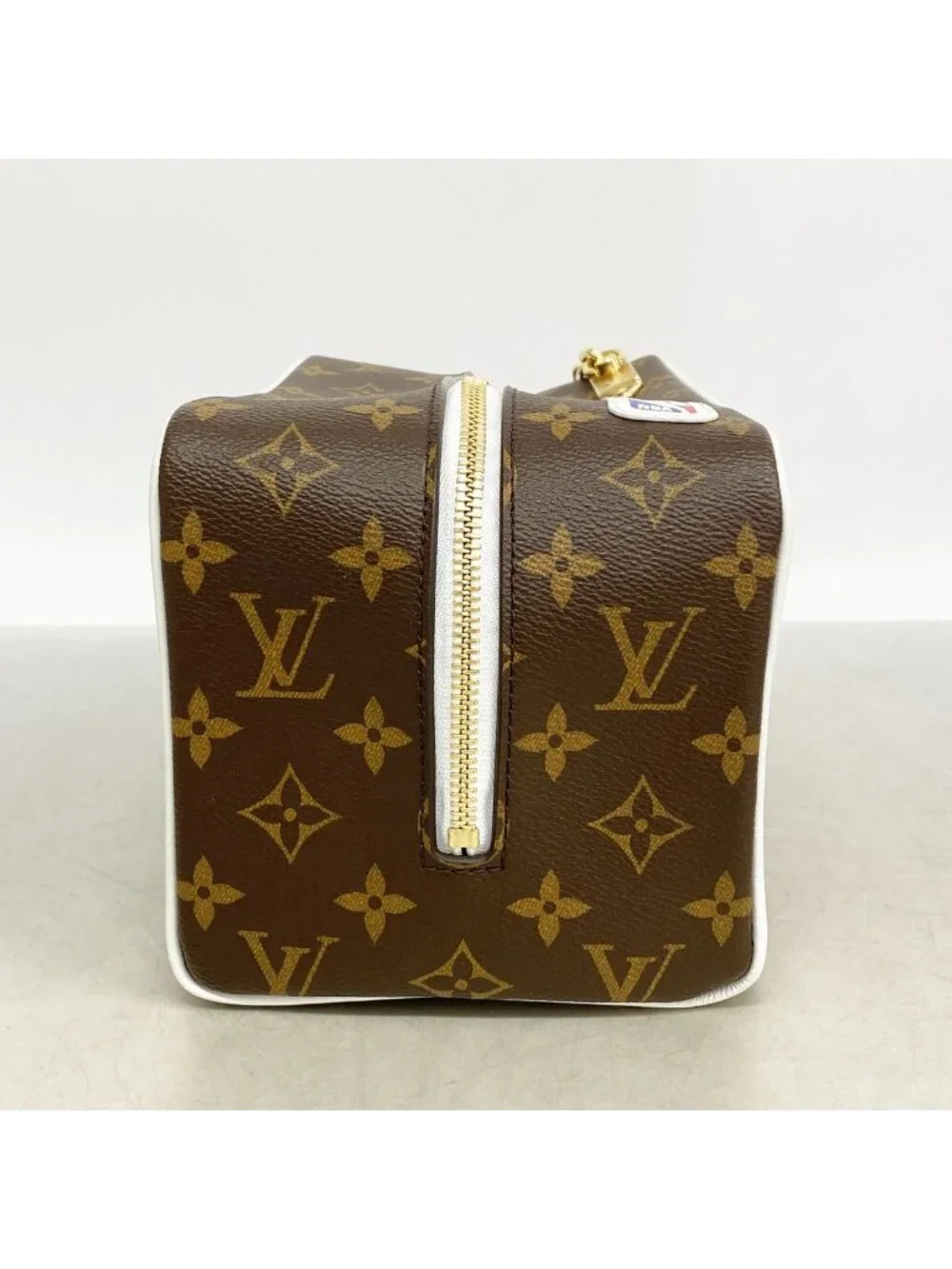 Louis Vuitton Clutch Monogram NBA Collaboration Cloakroom Drop Kit Brown